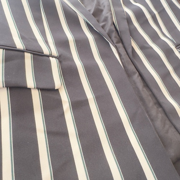 H&M Black and White Striped Blazer - Picture 9 of 11